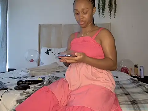 Snapshot of Pearl_00 chatting on 4, 3, 2025 Pearl 00 online show from 4, 3, 2025