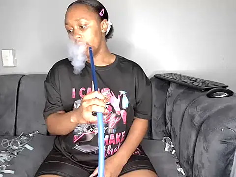 Snapshot of Pearl_00 chatting on 14, 11, 2025 Pearl 00 online show from 14, 11, 2025