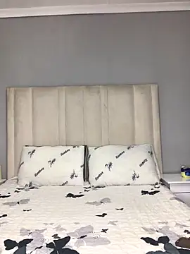 Snapshot of Pearl_00 chatting on 25, 11, 2025 Pearl 00 online show from 25, 11, 2025