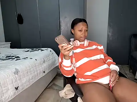 Pearl 00 online show from 23, 2, 2026