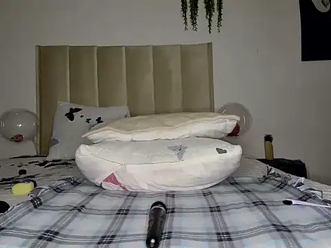 Snapshot of Pearl_00 chatting on 6, 3, 2025 Pearl 00 online show from 6, 3, 2025