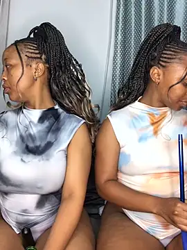 Snapshot of Pearl_00 chatting on 25, 9, 2025 Pearl 00 online show from 25, 9, 2025