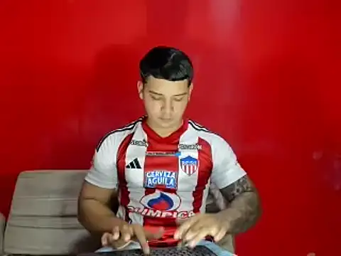 Snapshot of paul_luis chatting on 27, 9, 2025 paul luis online show from 27, 9, 2025