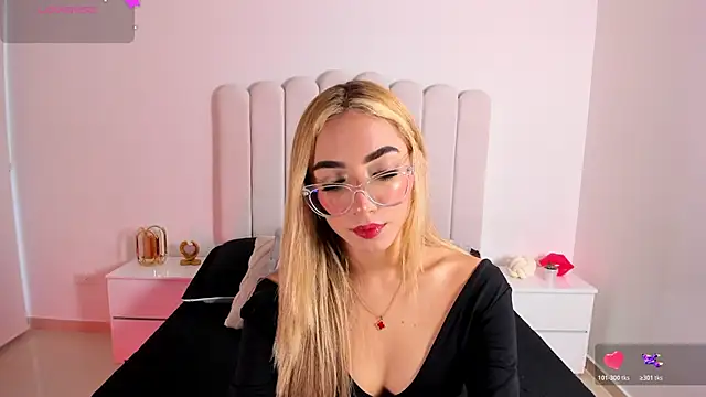 Snapshot of Sarajonnes chatting on 7, 3, 2026 Sarajonnes online show from 7, 3, 2026