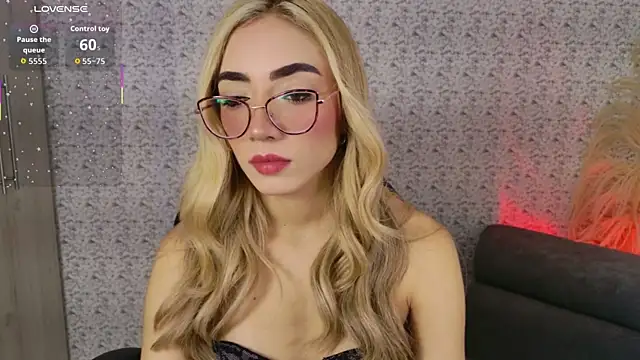 Snapshot of Sarajonnes chatting on 3, 3, 2026 Sarajonnes online show from 3, 3, 2026