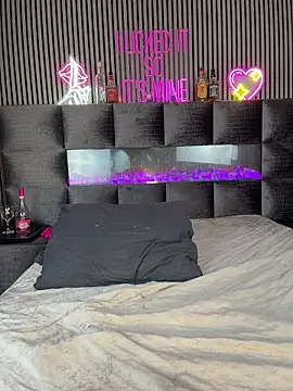 MilaMaaay online show from 7, 2, 2026