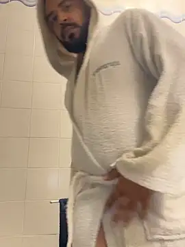 Snapshot of Dikkiduohottt chatting on 12, 9, 2025 Dikkiduohottt online show from 12, 9, 2025