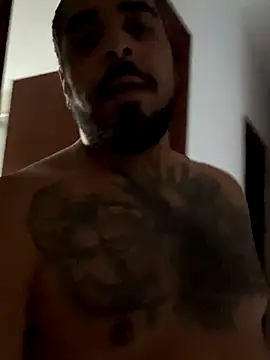 Snapshot of Dikkiduohottt chatting on 27, 10, 2025 Dikkiduohottt online show from 27, 10, 2025