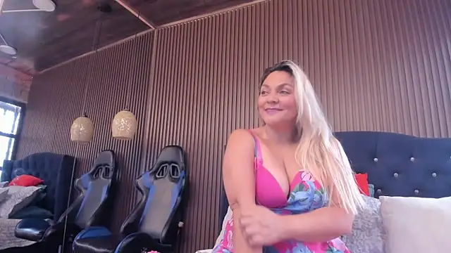 Snapshot of MalorySweet chatting on 11, 10, 2025 MalorySweet online show from 11, 10, 2025