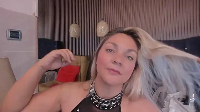 Snapshot of MalorySweet chatting on 4, 5, 2026 MalorySweet online show from 4, 5, 2026
