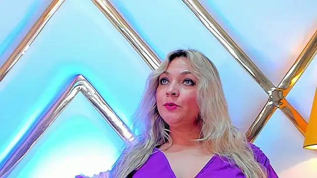 Snapshot of MalorySweet chatting on 22, 2, 2025 MalorySweet online show from 22, 2, 2025