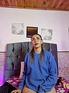 Scarlett Khan online show from 29, 12, 2024