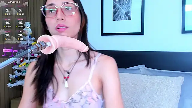 doll bella  online show from 14, 12, 2025