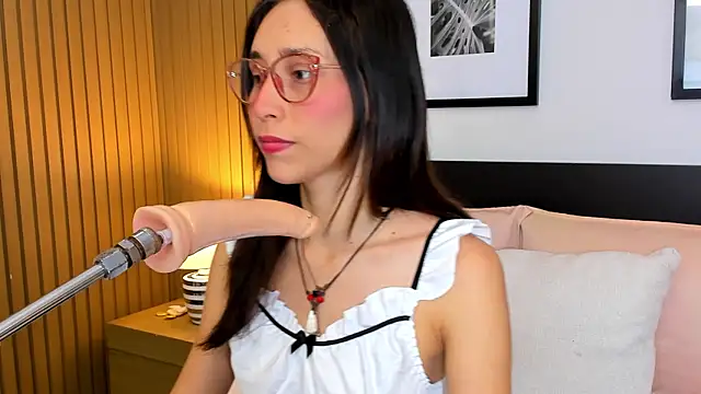 doll bella  online show from 29, 3, 2026