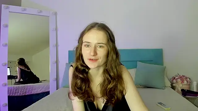 L1ittle kitty  online show from 15, 10, 2025