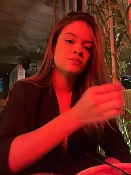 Alisha-Bond online show from 1, 3, 2025