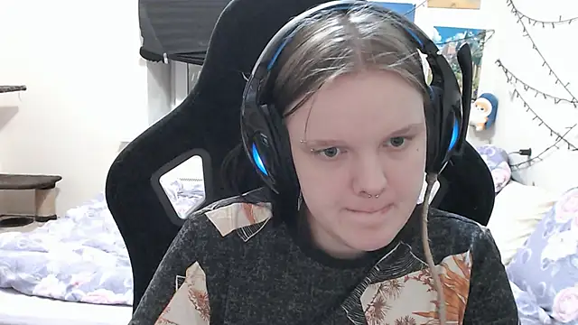 DivaMarisa online show from 16, 3, 2025