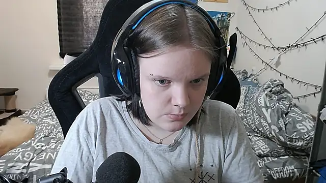 DivaMarisa online show from 12, 3, 2025