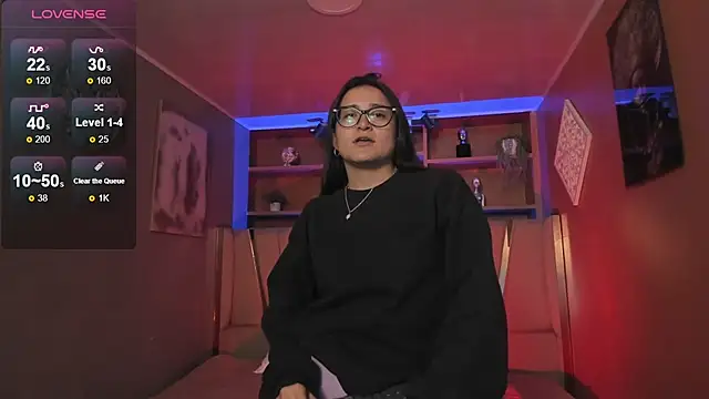 Snapshot of Lucy_Williiams chatting on 13, 10, 2025 Lucy Williiams online show from 13, 10, 2025