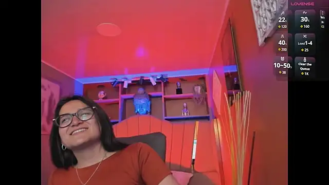 Snapshot of Lucy_Williiams chatting on 20, 10, 2025 Lucy Williiams online show from 20, 10, 2025