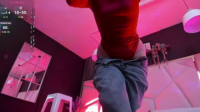 Snapshot of Lucy_Williiams chatting on 11, 9, 2025 Lucy Williiams online show from 11, 9, 2025