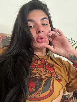 Snapshot of Luz_22 chatting on 15, 12, 2024 Luz 22 online show from 15, 12, 2024