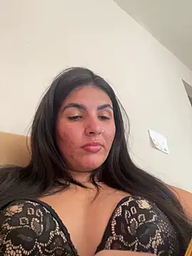 Snapshot of Luz_22 chatting on 8, 1, 2025 Luz 22 online show from 8, 1, 2025