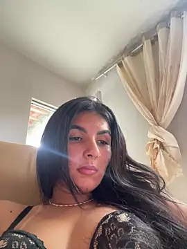 Snapshot of Luz_22 chatting on 8, 1, 2025 Luz 22 online show from 8, 1, 2025