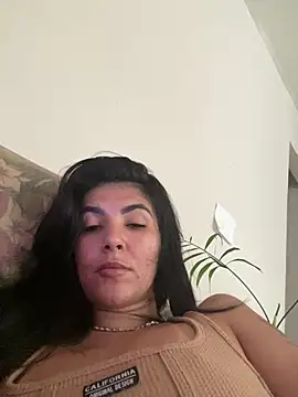 Snapshot of Luz_22 chatting on 10, 12, 2024 Luz 22 online show from 10, 12, 2024