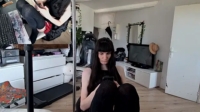 CeriseLapine online show from 15, 11, 2025