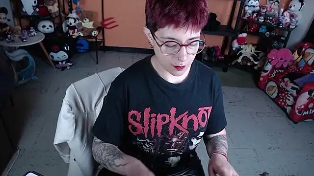 Snapshot of MissMiia2 chatting on 25, 5, 2026 MissMiia2 online show from 25, 5, 2026