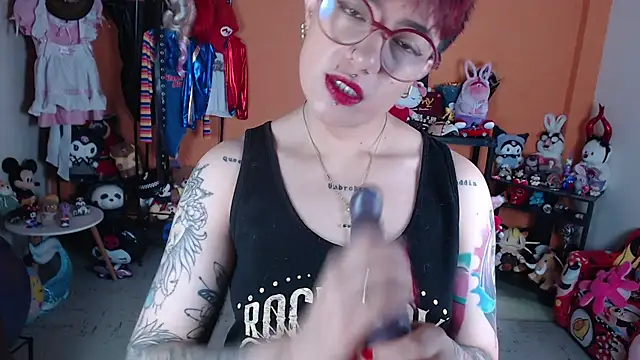 Snapshot of MissMiia2 chatting on 11, 7, 2026 MissMiia2 online show from 11, 7, 2026