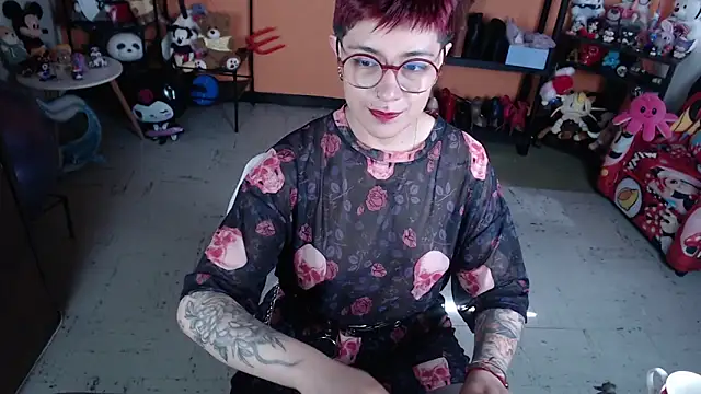 Snapshot of MissMiia2 chatting on 15, 5, 2026 MissMiia2 online show from 15, 5, 2026