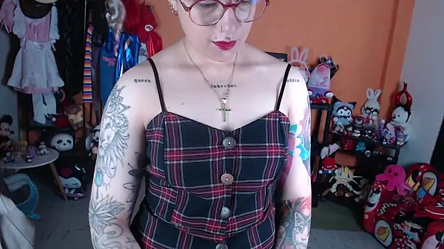 Snapshot of MissMiia2 chatting on 15, 6, 2026 MissMiia2 online show from 15, 6, 2026