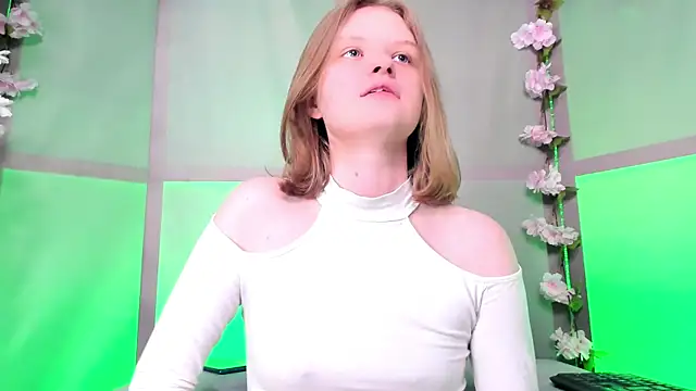 Snapshot of LilianSwall chatting on 12, 1, 2025 LilianSwall online show from 12, 1, 2025