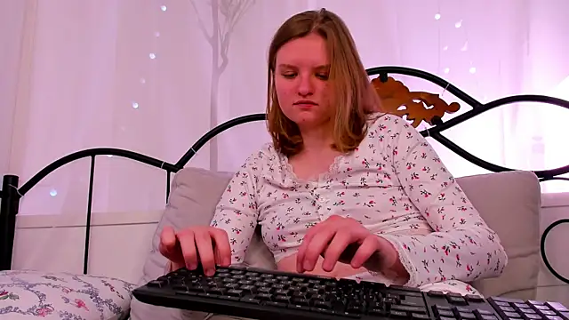 Snapshot of LilianSwall chatting on 16, 3, 2025 LilianSwall online show from 16, 3, 2025