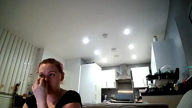 Snapshot of DynamicDuo_oxo chatting on 12, 12, 2024 DynamicDuo oxo online show from 12, 12, 2024