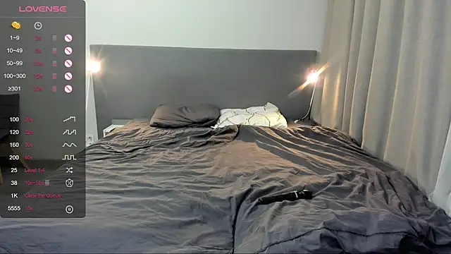 jesssicamooon online show from 4, 12, 2025