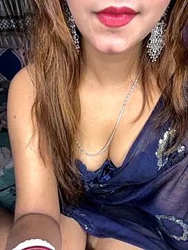 Snapshot of Diamond_queeen chatting on 13, 11, 2025 Diamond queeen online show from 13, 11, 2025