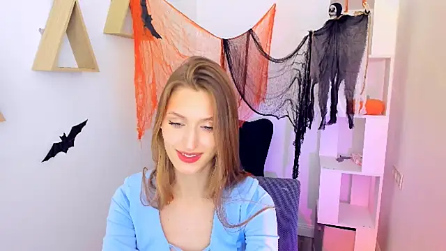 Snapshot of NaturalBeaty chatting on 27, 10, 2025 NaturalBeaty online show from 27, 10, 2025