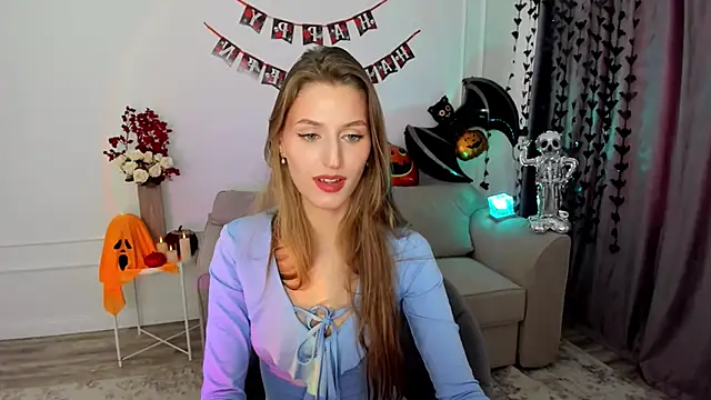 Snapshot of NaturalBeaty chatting on 12, 10, 2025 NaturalBeaty online show from 12, 10, 2025