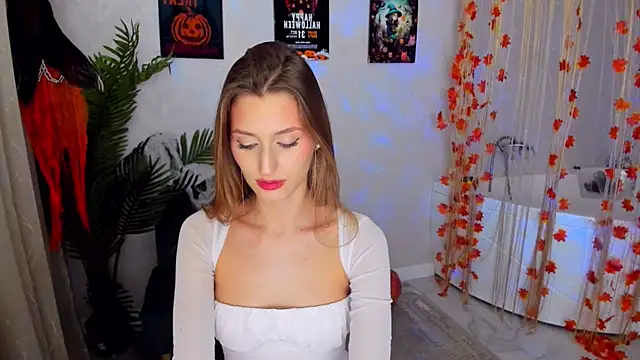 Snapshot of NaturalBeaty chatting on 6, 11, 2025 NaturalBeaty online show from 6, 11, 2025