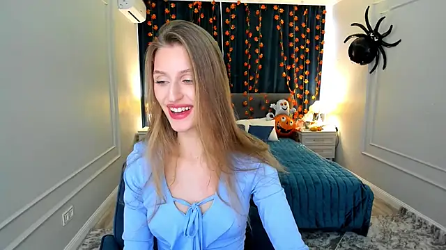 Snapshot of NaturalBeaty chatting on 19, 10, 2025 NaturalBeaty online show from 19, 10, 2025