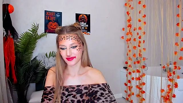 Snapshot of NaturalBeaty chatting on 31, 10, 2025 NaturalBeaty online show from 31, 10, 2025