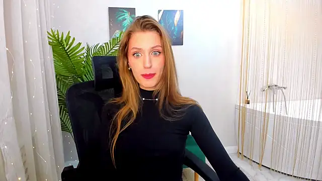 Snapshot of NaturalBeaty chatting on 3, 3, 2025 NaturalBeaty online show from 3, 3, 2025