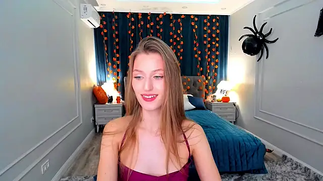 Snapshot of NaturalBeaty chatting on 28, 10, 2025 NaturalBeaty online show from 28, 10, 2025