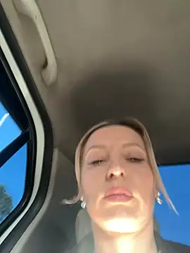 Diamond Bunny  online show from 16, 1, 2026