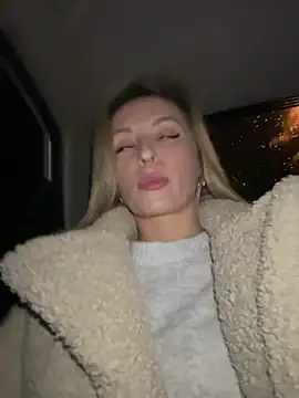 Diamond Bunny  online show from 25, 2, 2026