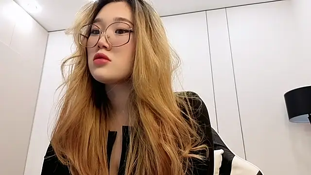 Snapshot of Jennatyan chatting on 4, 2, 2026 Jennatyan online show from 4, 2, 2026