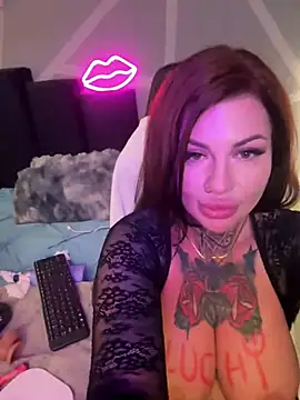 krysstal003 online show from 13, 3, 2025